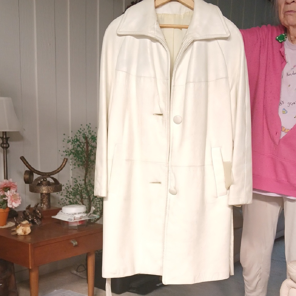 Vintage Late 1950s White Women's Leather Coat